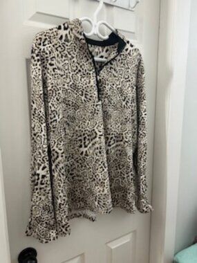 Tail Top with 1/4 Zip Front